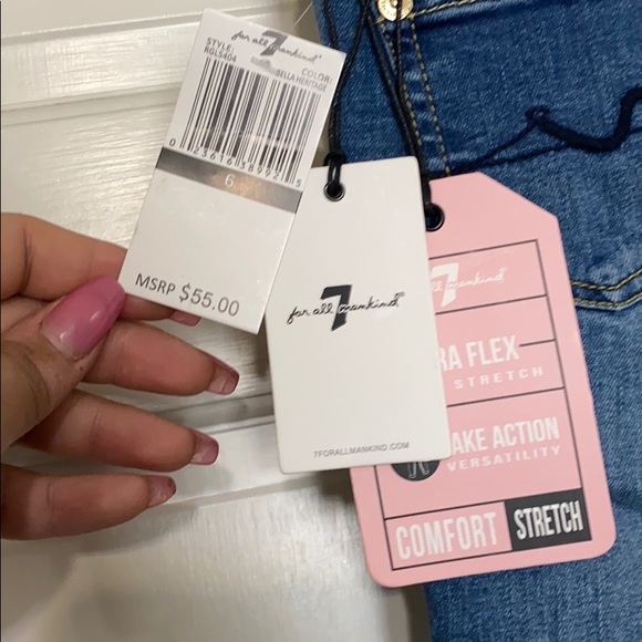 7 For All Mankind Skinny Crop and Roll - Picture 4 of 7